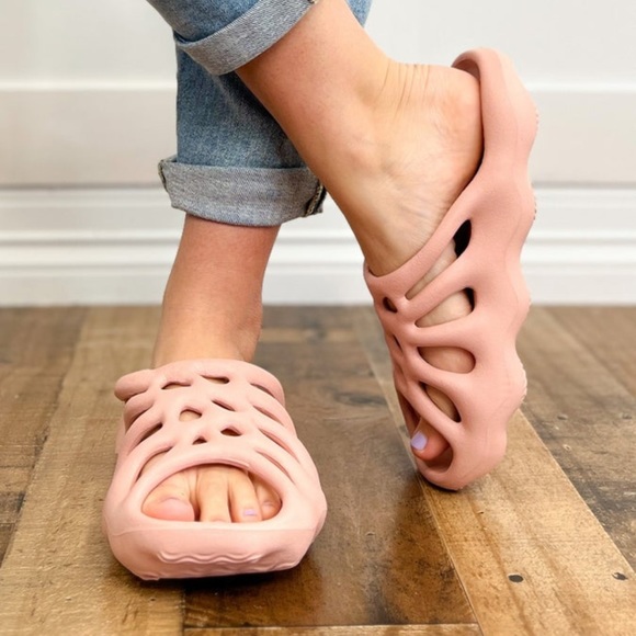 H2K Fiona Slip On Sandal size 11 - Picture 2 of 9